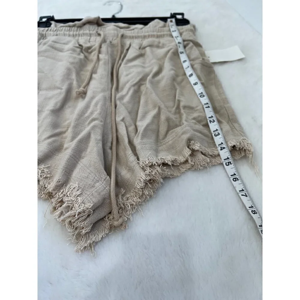 NWT BLANKNYC Size M AWAY FROM HERE SHORT beige color MSRP $68